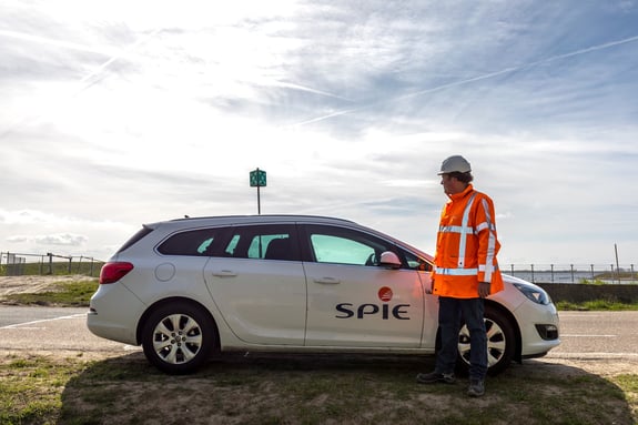 SPIE employee and car
